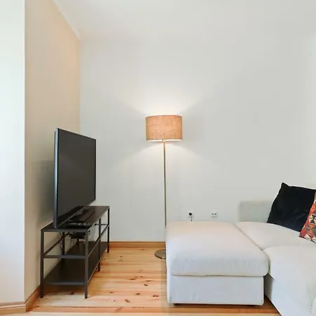 Apartman Bright 1bdr Minutes From The Tagus River *