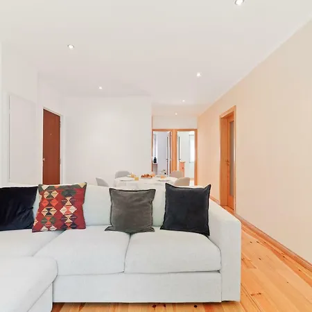 Apartman Bright 1bdr Minutes From The Tagus River Lisboa